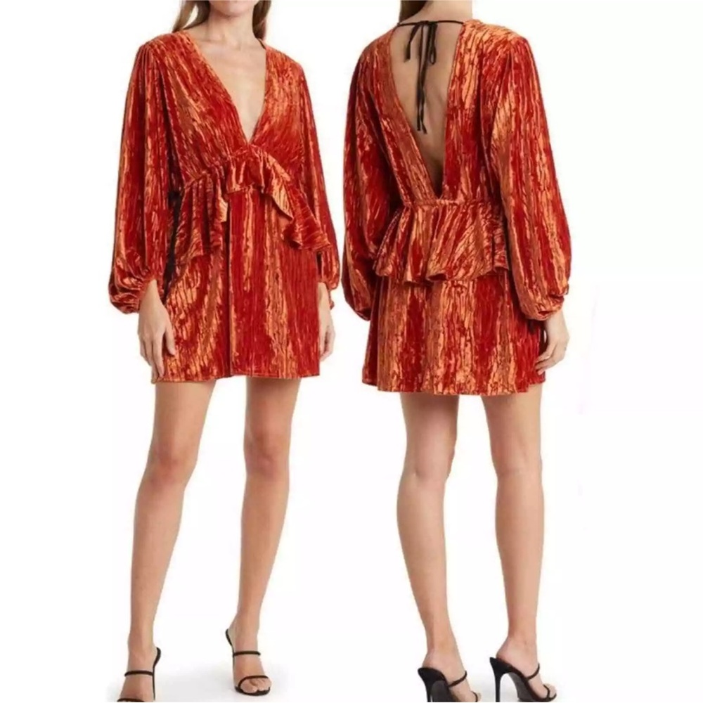 Topshop balloon sleeve velvet mini dress size 8
terracotta.